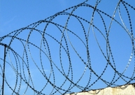 Спиральный барьер безопасности из армированной колючей ленты:бухта 500мм витков в п.м.6,2 клепок- 5 ГОСТ 7372-79 (10м)